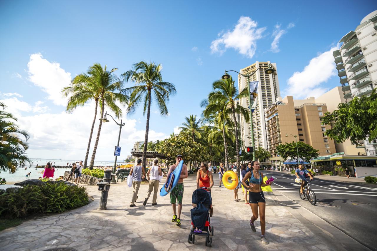 Newly Renovated 2 Bedroom Condo, 1 Block To Waikiki Beach, Free Parking Honolulu Buitenkant foto